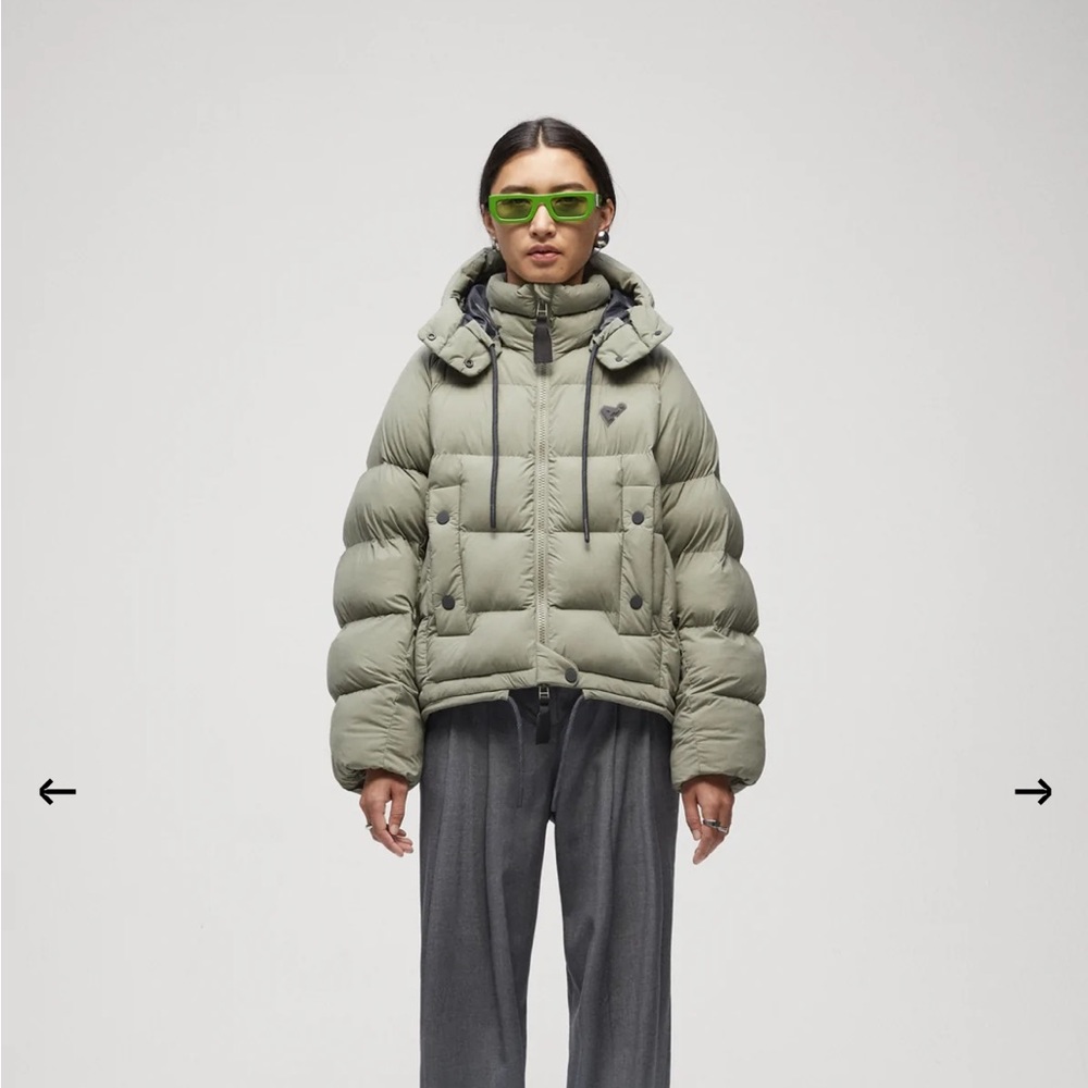 The Arrivals TURBO Puff Jacket Size S
Originally $498 new with tags, never worn